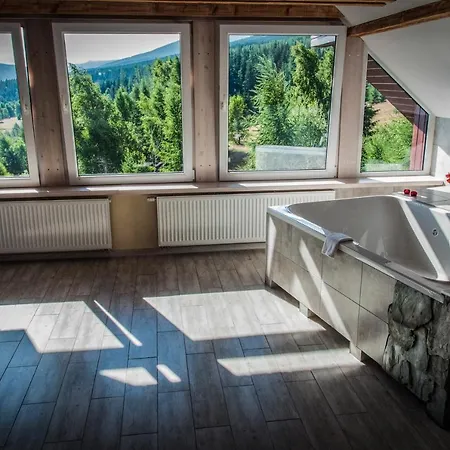 Quarto em Acomodações Particulares Z Gwarantowanym Widokiem Na Góry Aleksander Panorama *